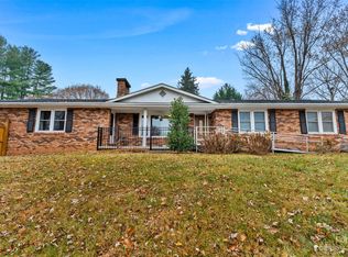 327 N Main St, Canton, NC 28716