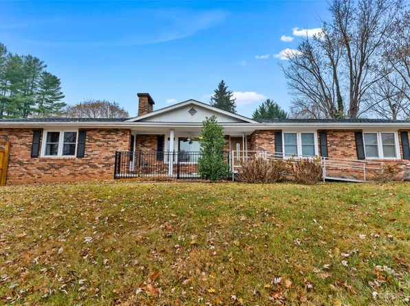 327 N Main St, Canton, NC 28716