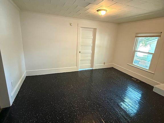 5th image of 706 Maple Ave #3