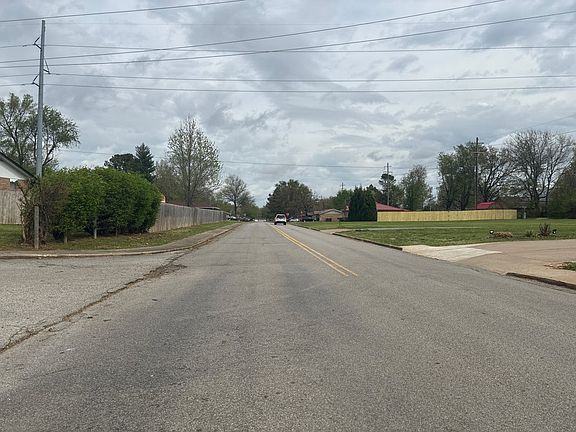5th image of 1109 White Rd
