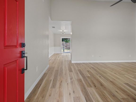 3rd image of 2312 Calhoun Ct