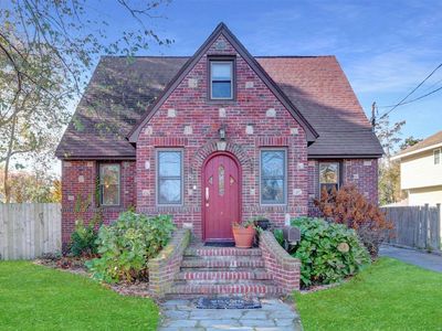 8 Garfield Avenue, East Islip, NY, 11730