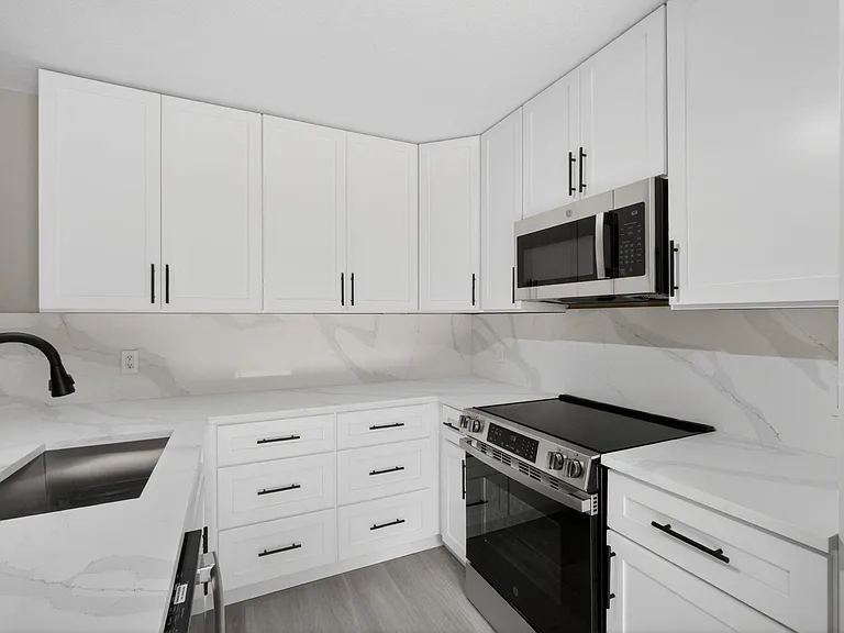 246 Charter Way — Photo 5