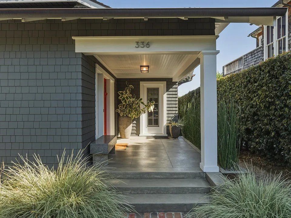 336 E Padre St