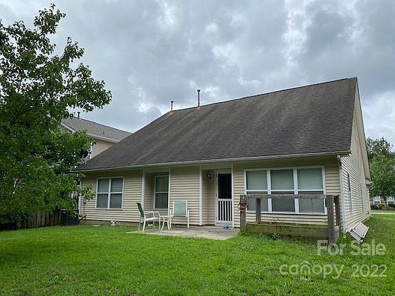 3rd image of 11708 Village Pond Dr