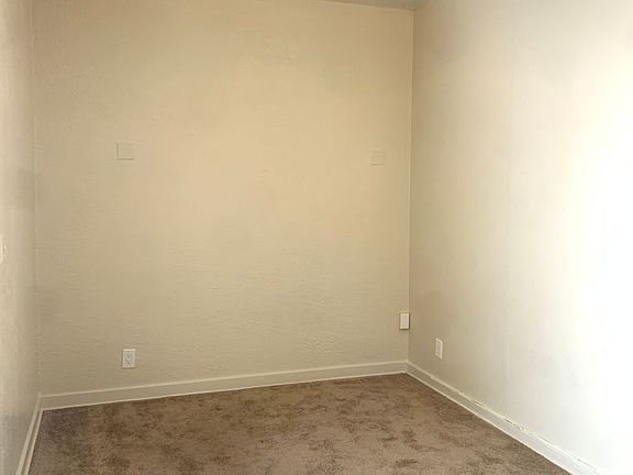 5th image of 455 E Saint John St #3