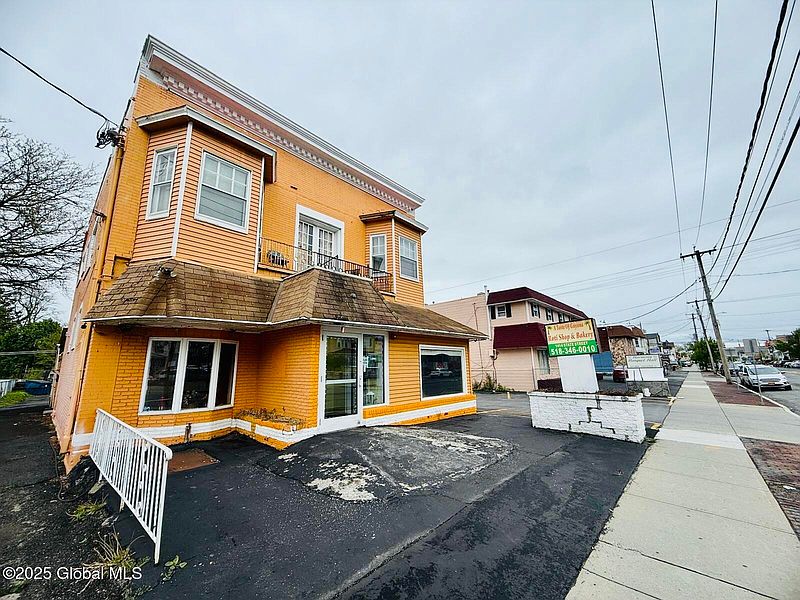 2nd image of 1414 N State Street