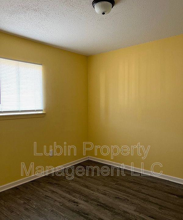 2nd image of 1716 Dupont Ave APT 9