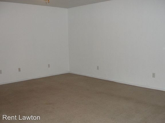 5th image of 1510 NW Dearborn Ave APT A