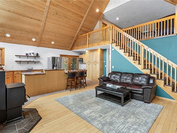 5th image of 8483 Edwards Rd