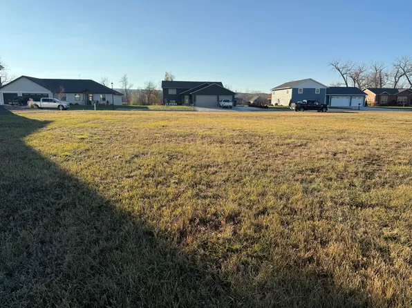 2000 Skerrols St, Fort Pierre, SD 57532