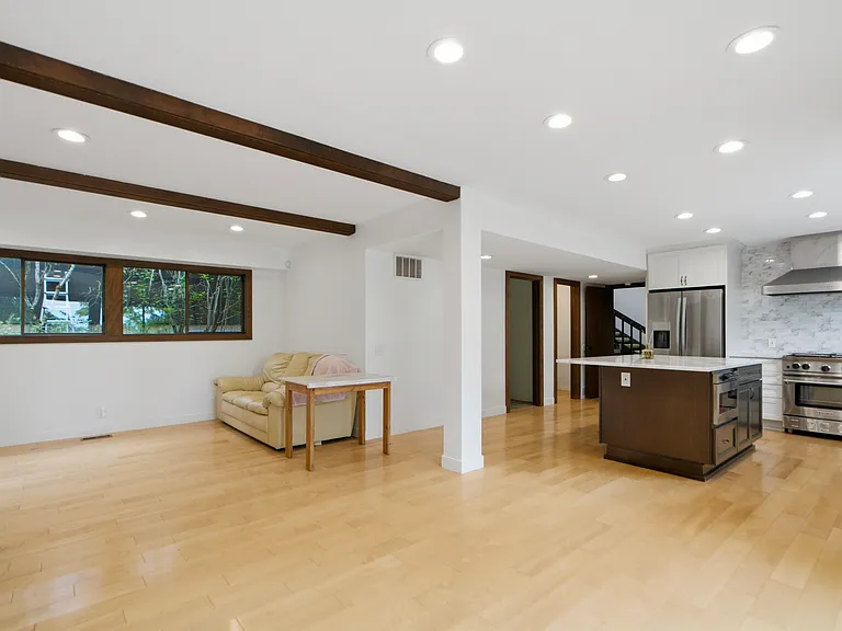 6730 W Mercer Way — Photo 15