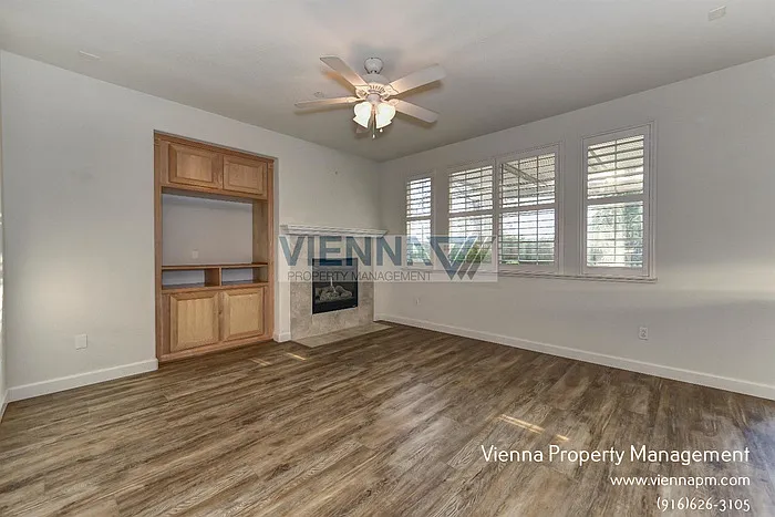 1003 Ferry Cir — Photo 8