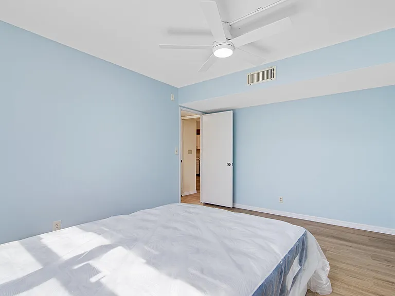2901 S Palm Aire Dr #501 — Photo 26