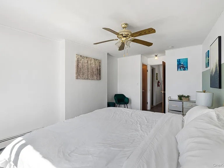 194 Jersey Ave #D — Photo 8