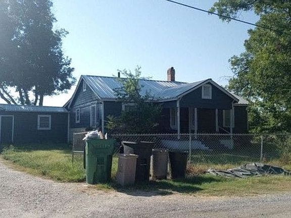 3rd image of 103 Goodwin Ln