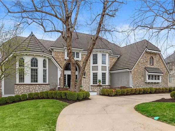 11350 W 121st Ter, Overland Park, KS 66213