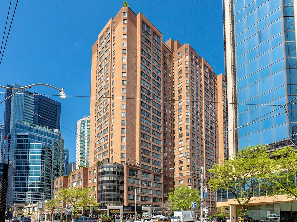 633 Bay St #1914