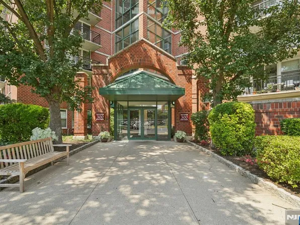 300 Main St APT 310, Little Falls, NJ 07424