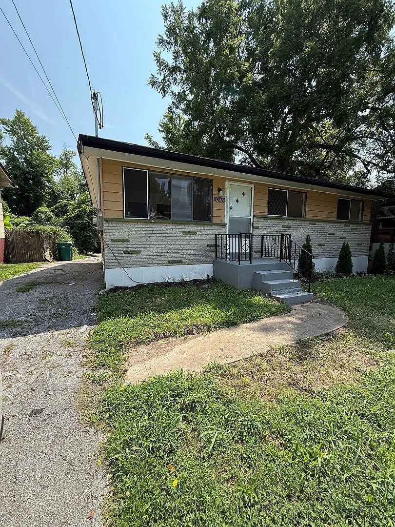 3 bedroom Charmer For Rent! — Photo 2