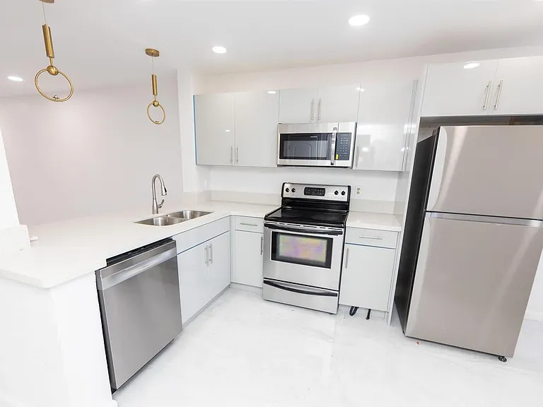 8939 NW 23rd St — Photo 30