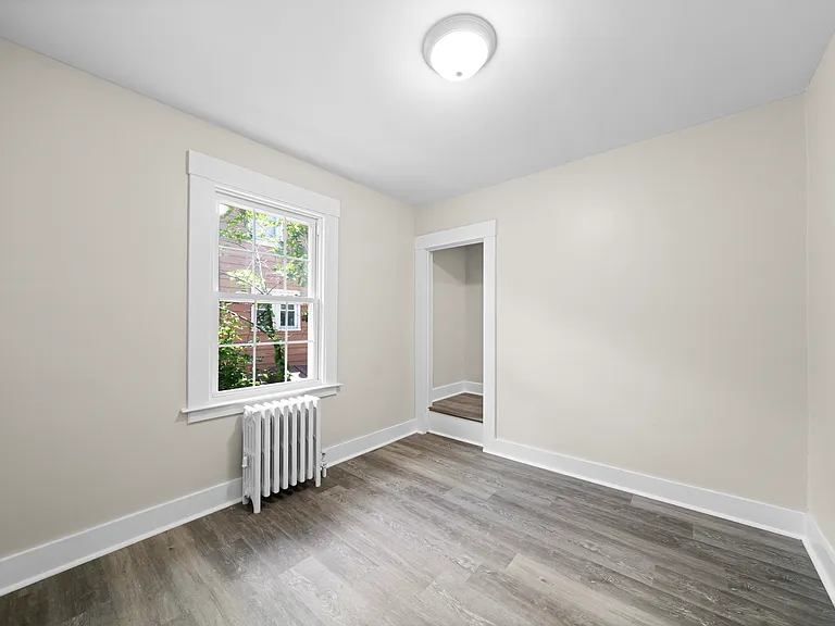 70 Lambert St — Photo 26