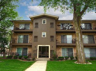 3705 W 119th St APT 102, Alsip, IL 60803