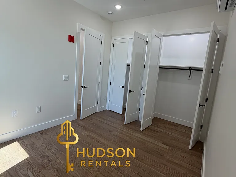 40 Lembeck Ave #309 — Photo 4