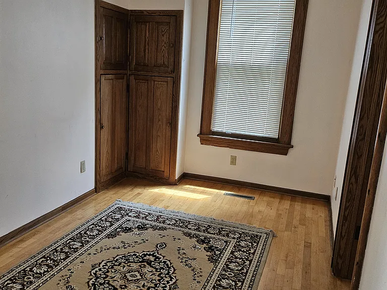 318 S 4th St #1F — Photo 12