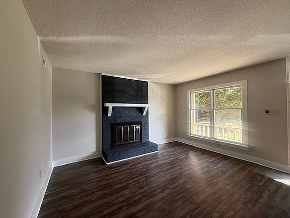 5th image of 118 Chatham Woods Dr