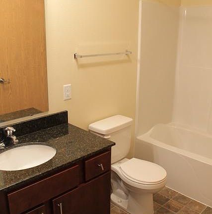 5th image of 615 33rd Avenue W # First Floor