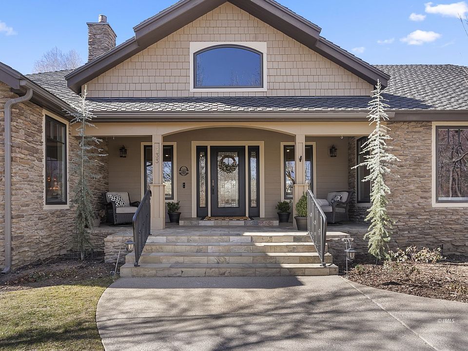 1st image of 233 Mount Tom Rd