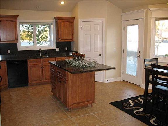 5th image of 5136 Dovetail Ave
