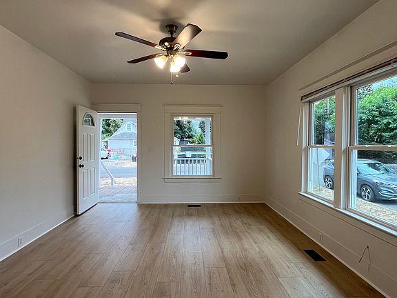 4th image of 528 Liberty St