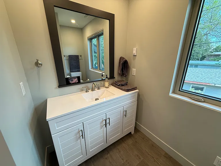 518 W Hayes St — Photo 11