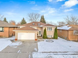 1430 S Pacific Ave, Windsor, ON N8X