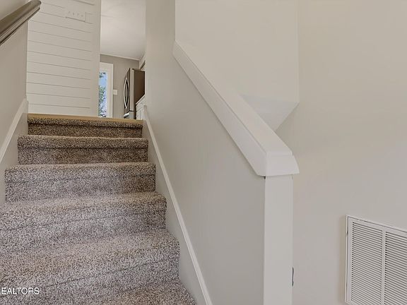 3rd image of 10916 Concord Woods Dr