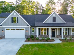 129 Savannah St SE, Calhoun, GA 30701