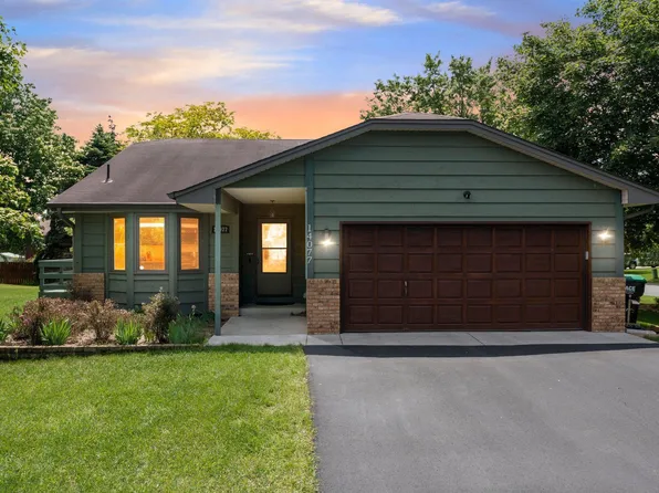 14077 Aztec St NW, Andover, MN 55304