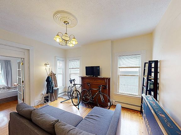 2nd image of 382-384 Crown St #3