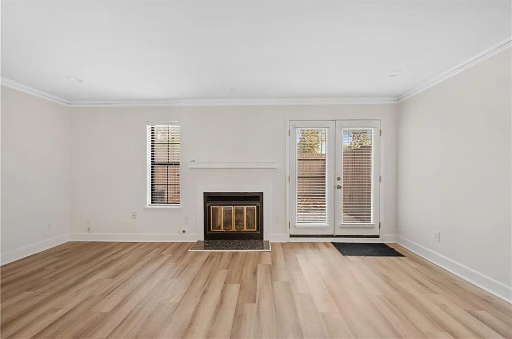 2 bed, 2.5 bath, 1330 sqft, $2,000 — Photo 4
