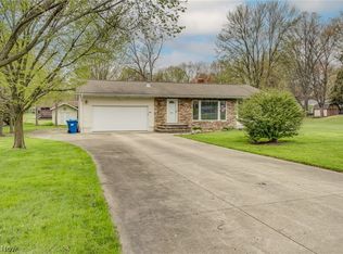 8334 Fairlane Dr, Macedonia, OH 44056