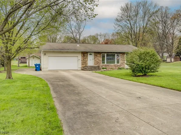 8334 Fairlane Dr, Macedonia, OH 44056