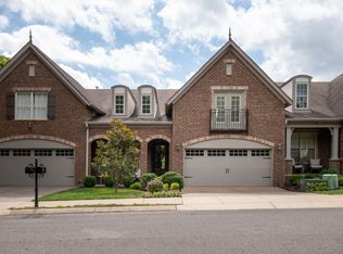 135 Village Cir, Lebanon, TN 37087