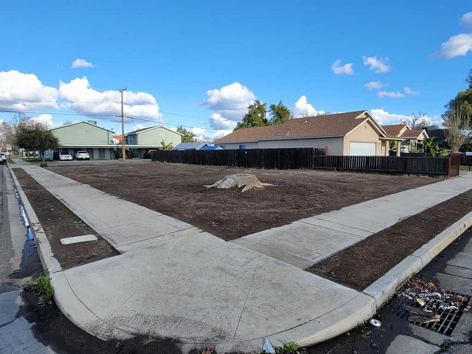 1st image of 324 NW 2nd Ave