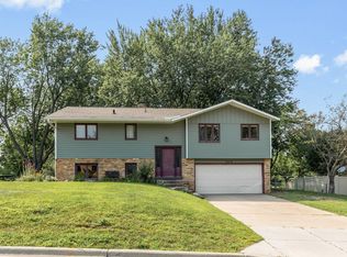 2416 Highland View Ave S, Burnsville, MN 55337