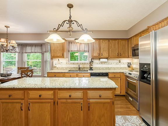 2nd image of 1672 Clayton Ct