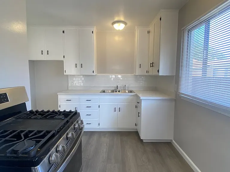 2245 Granada Ave — Photo 5
