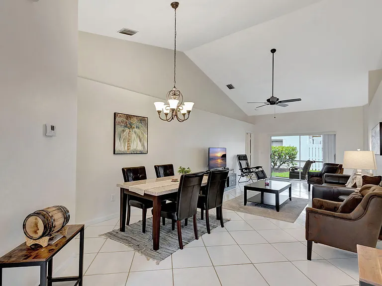 13810 Yarmouth Dr — Photo 11