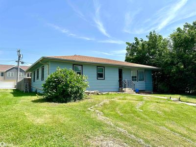 203 E Dallas St, Montezuma, IA, 50171